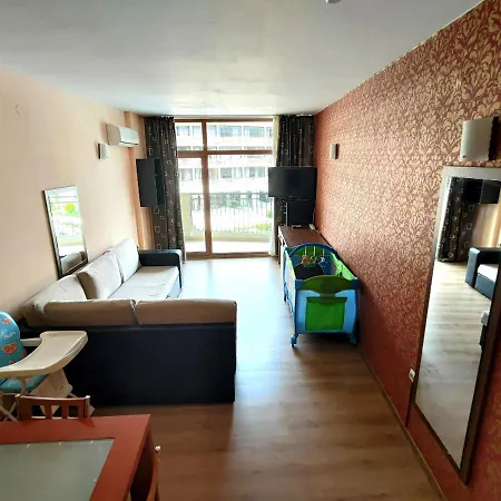 Lägenhet Grenada.suite.tonight.1 Bedroom.pool View.300m To Slăntjev Brjag